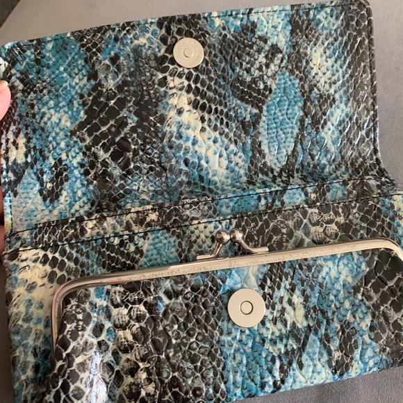 Kenneth Cole Clutch - Picture 4 of 4